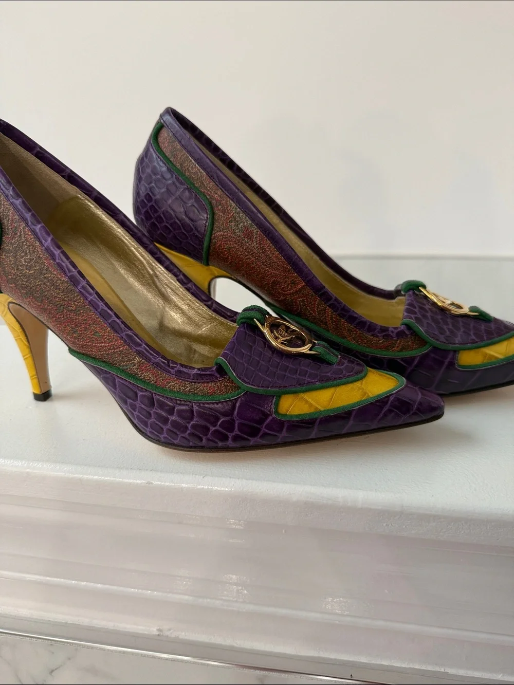 NWOT Vintage ETRO Archival Pegaso Croc Pointed Toe Pumps 38.5